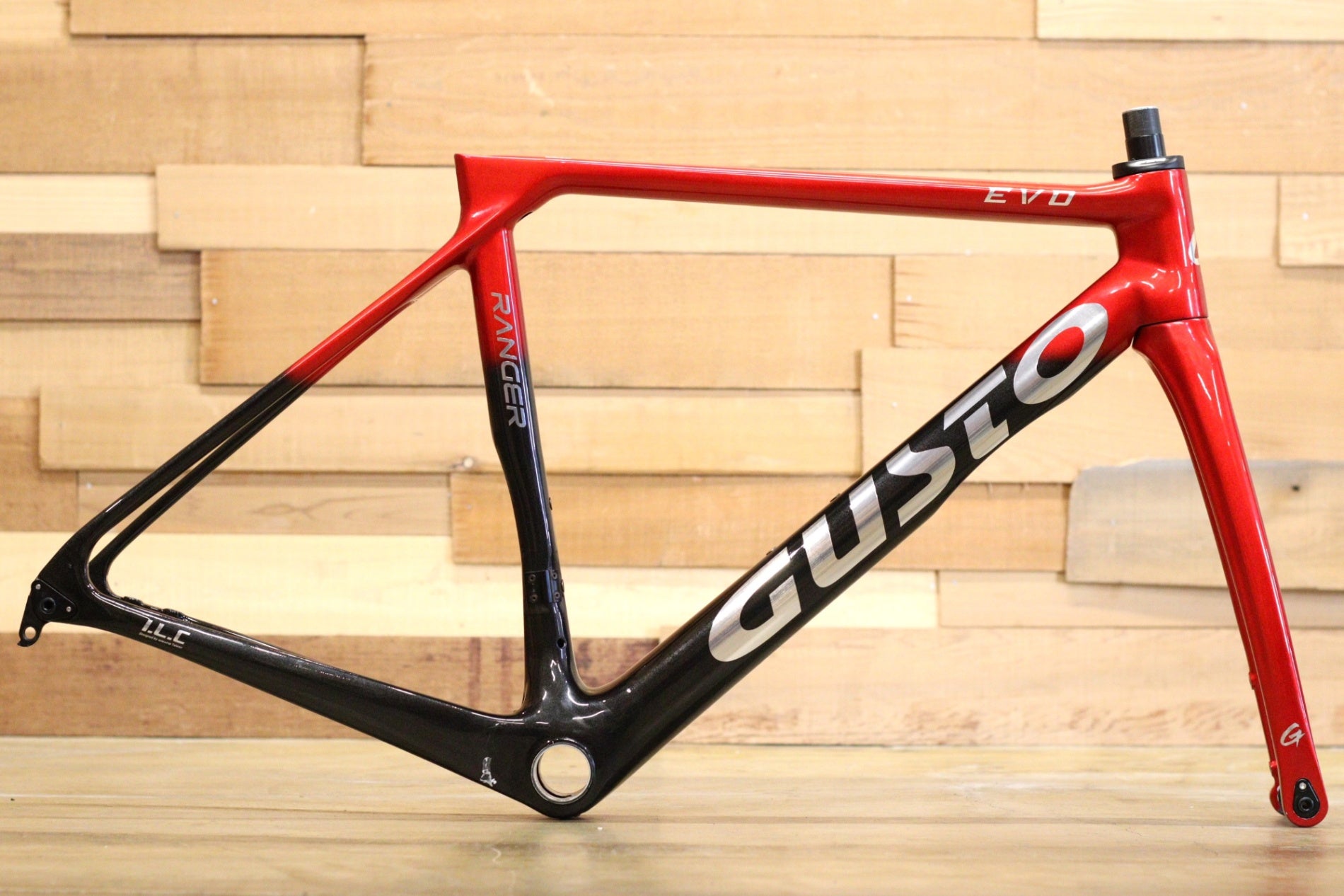 グスト GUSTO レンジャーエボ RANGER EVO DISC 2023 Mサイズ カーボン