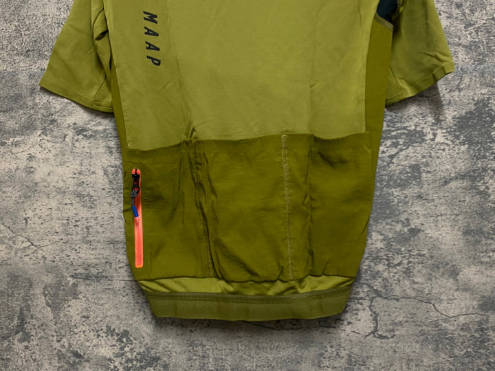 JO702 マープ MAAP ALT ROAD TEAM FIT JERSEY 半袖 サイクルジャージ オリーブ M