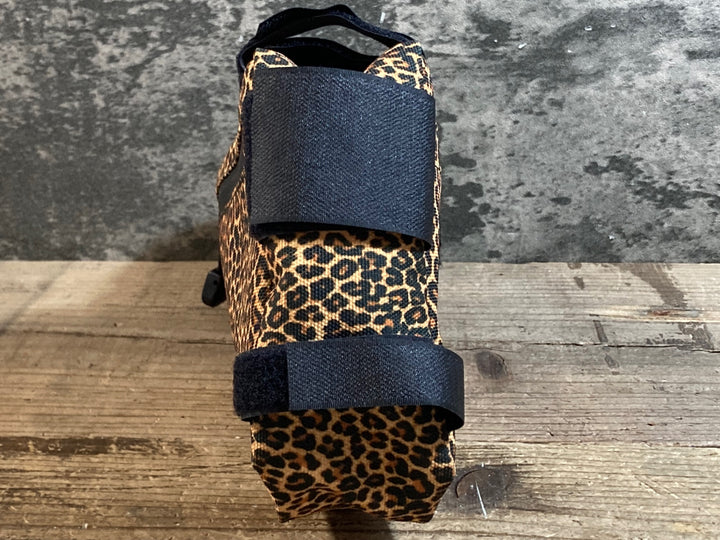 KE456 フェアウェザー FAIRWEATHER コーナーバッグ CORNER BAG フレームバッグ 豹柄