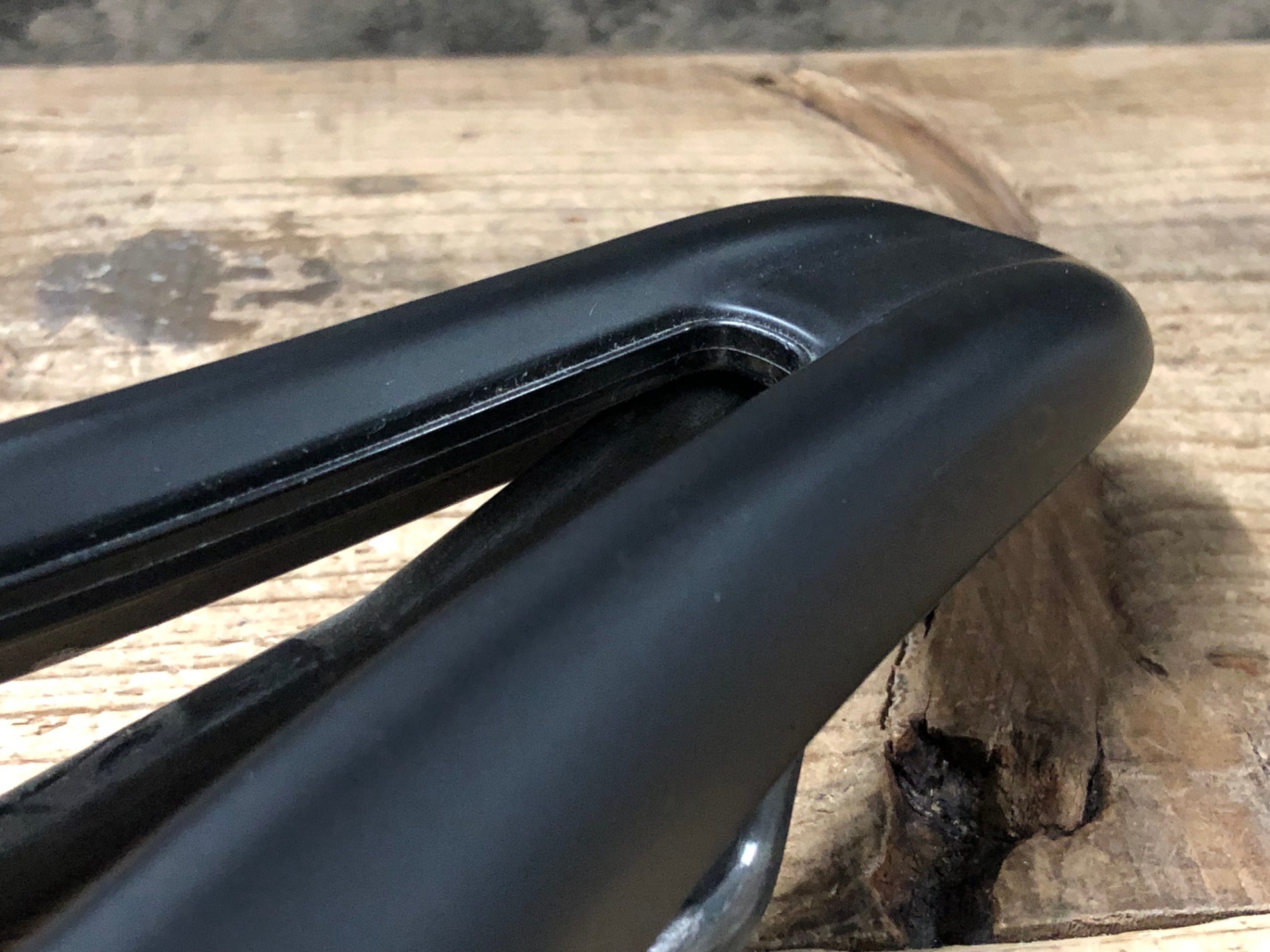 KD878 フィジーク fizik ヴェント VENTO ARGO R1 140mm サドル