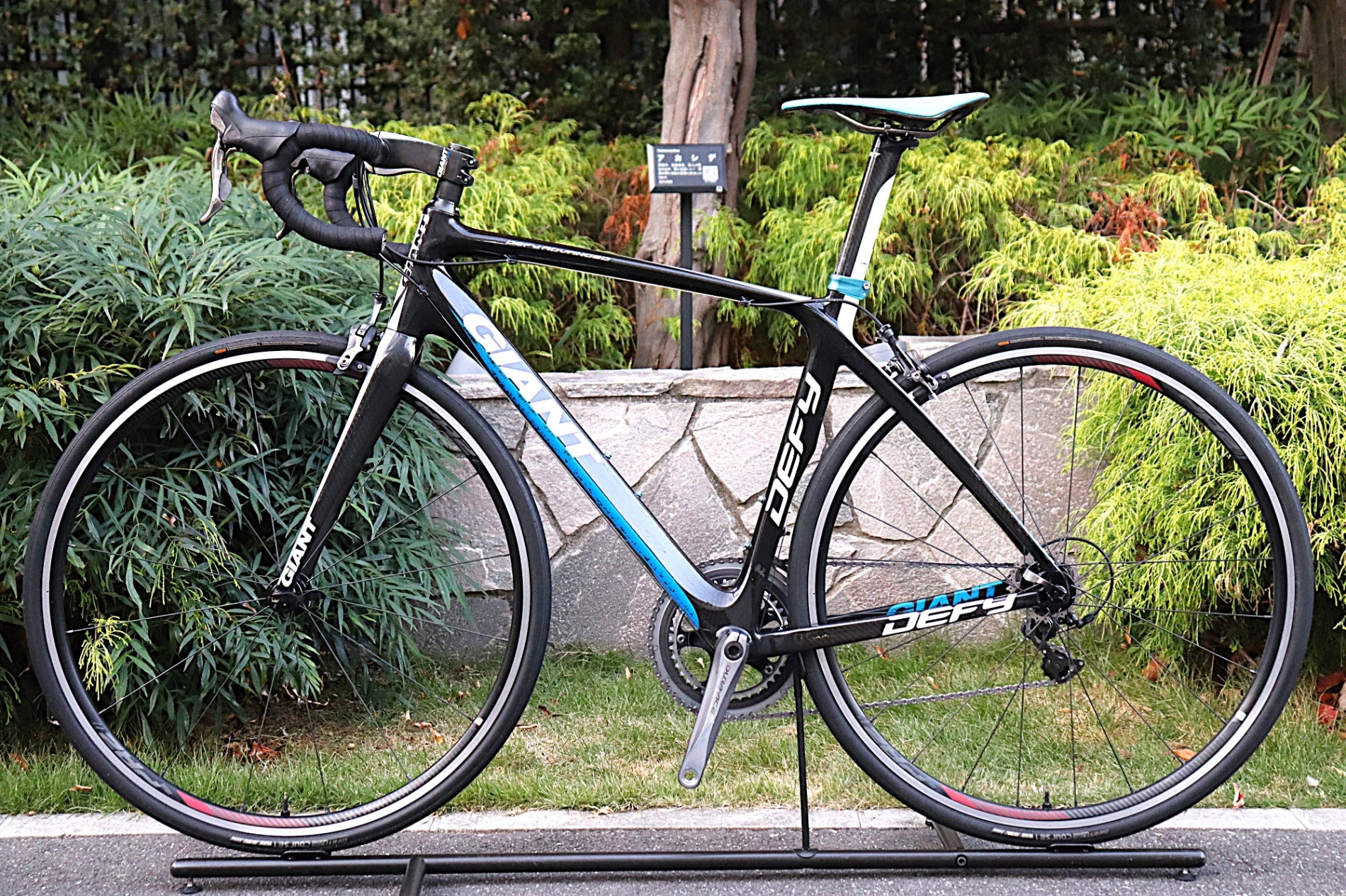 ジャイアント GIANT ディファイ DEFY ADVANCED 0 2011モデル Mサイズ