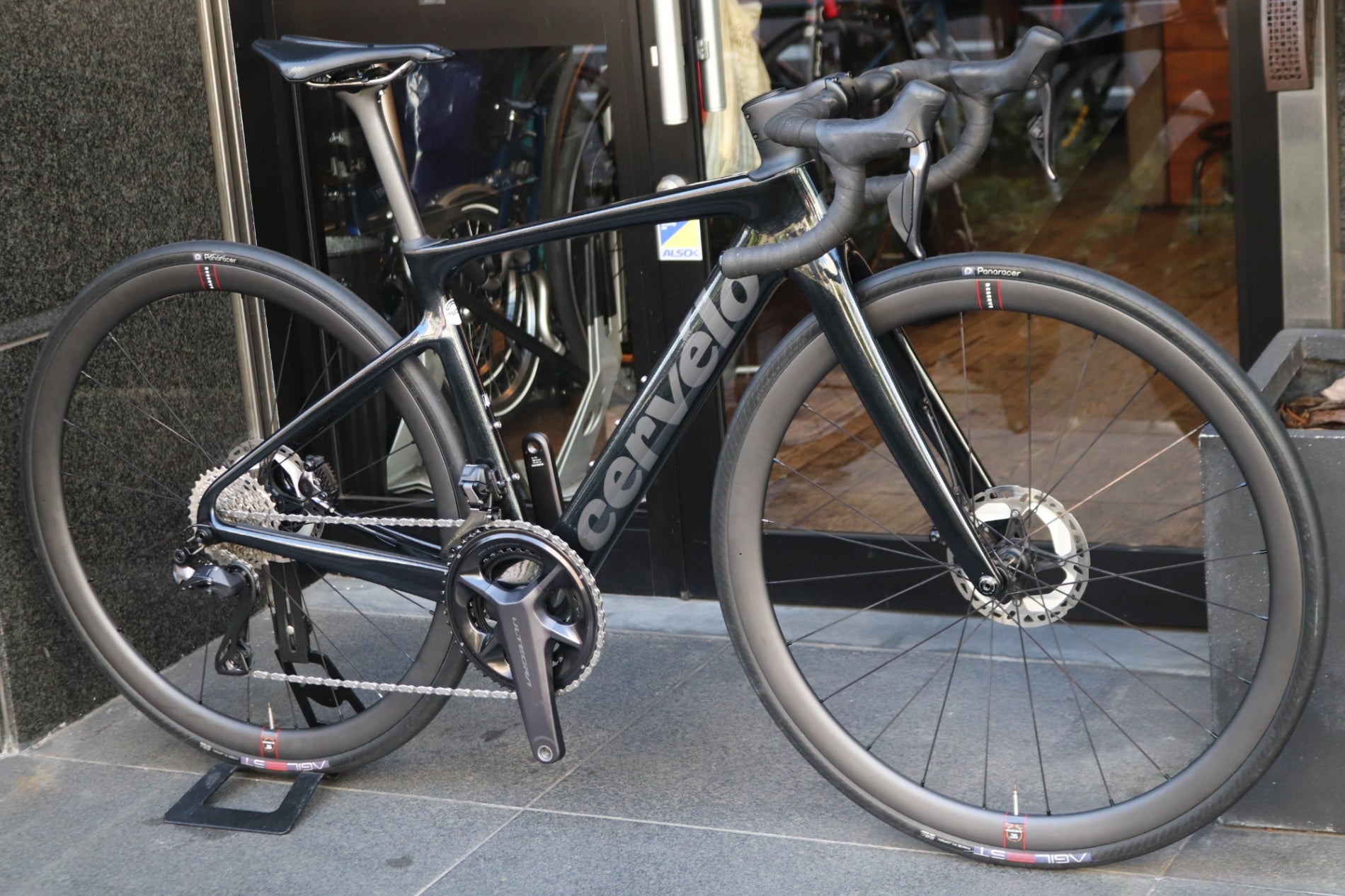 サーヴェロ CERVELO カレドニア CALEDONIA-5 2023モデル 48サイズ シマノ アルテグラ R8170 12S カーボン  ロードバイク 【東京南麻布店】