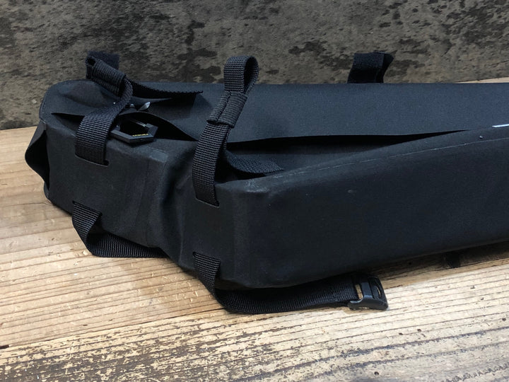 JY797 アピデュラ APIDURA レーシング・トップチューブパック・ボルトオン