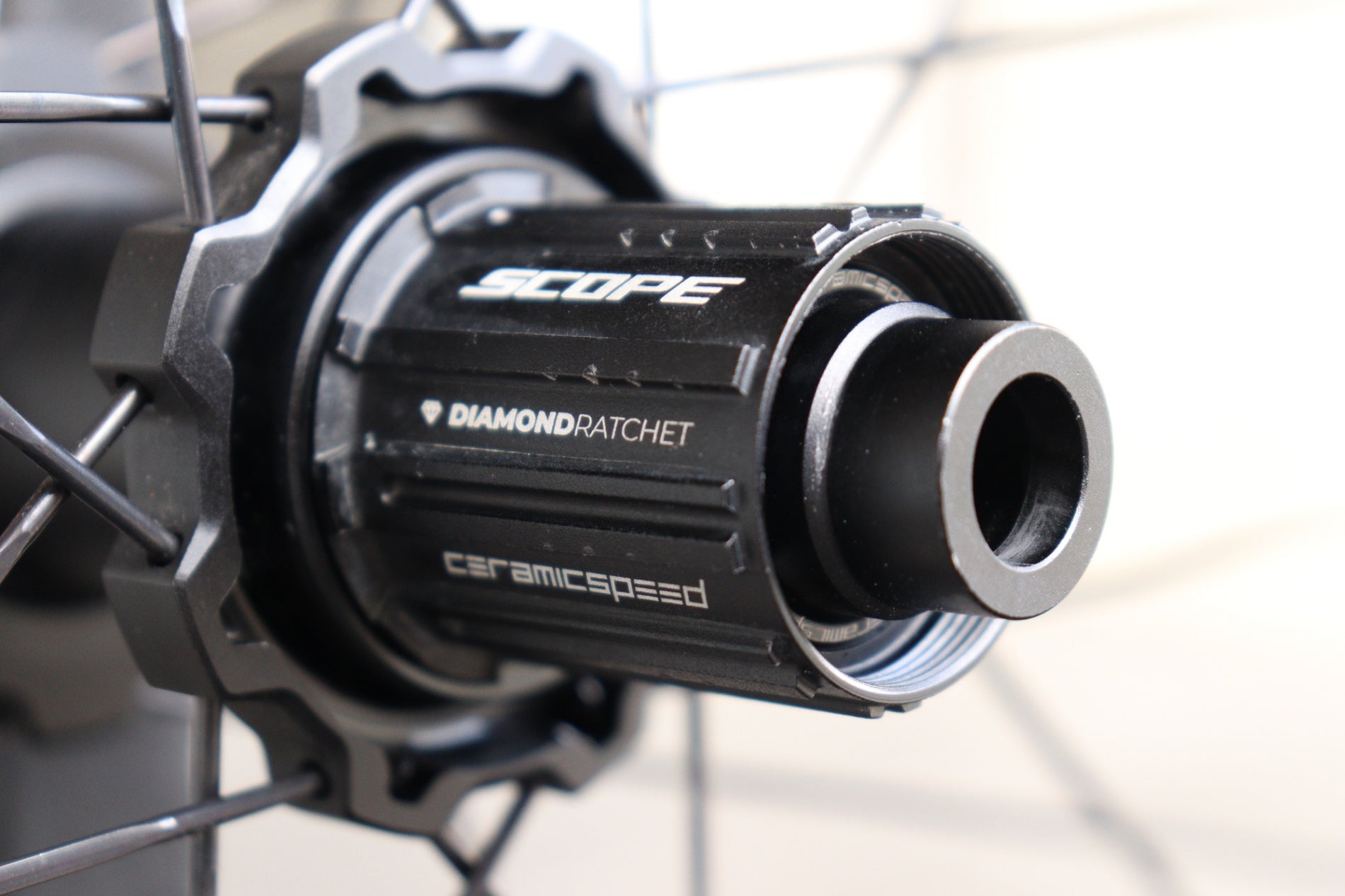 スコープ SCOPE R4 DISC カーボン チューブレスレディ ディスク