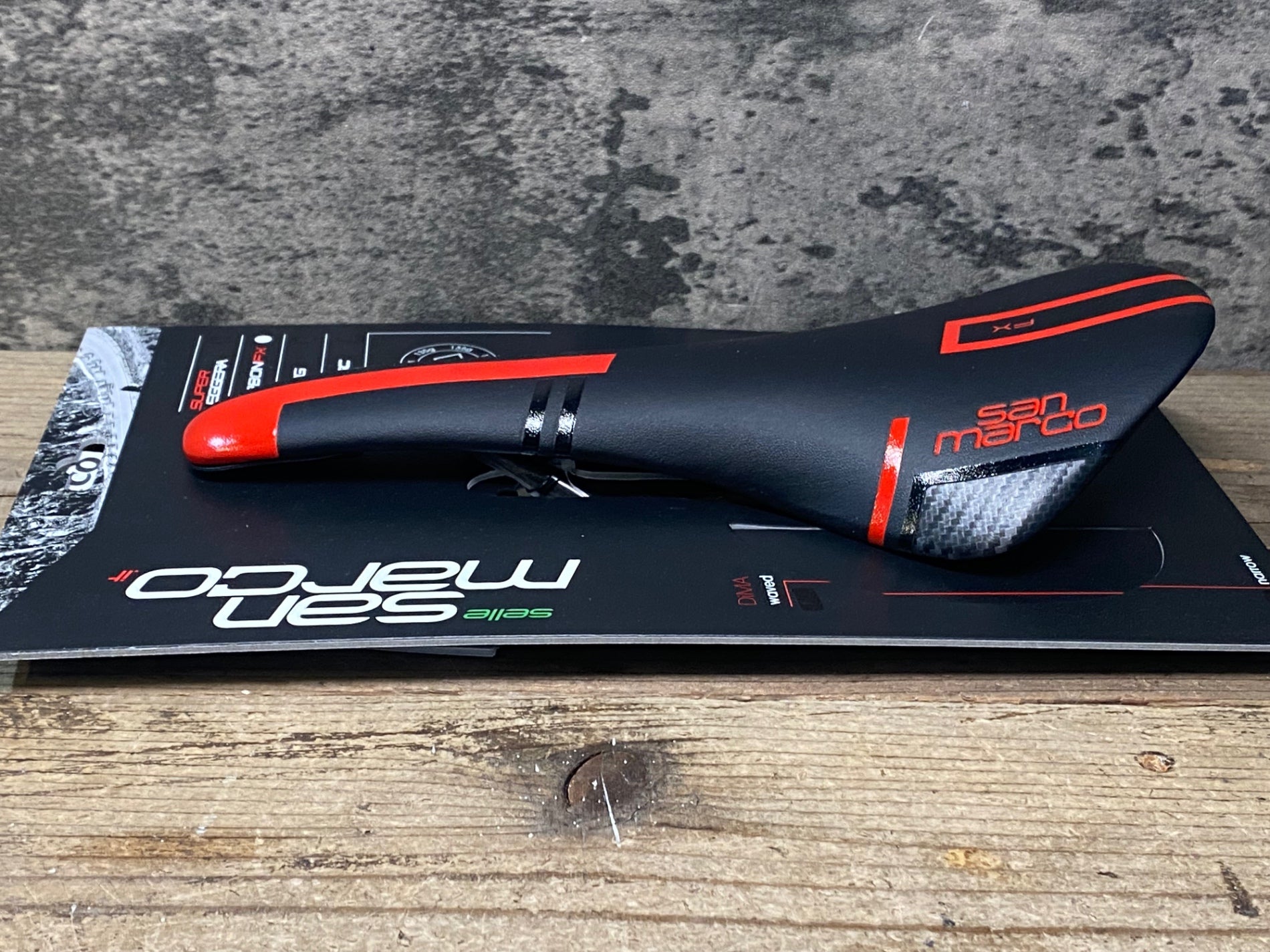 JR319 サンマルコ san marco CONCOR CARBON FX サドル 黒赤 NARROW