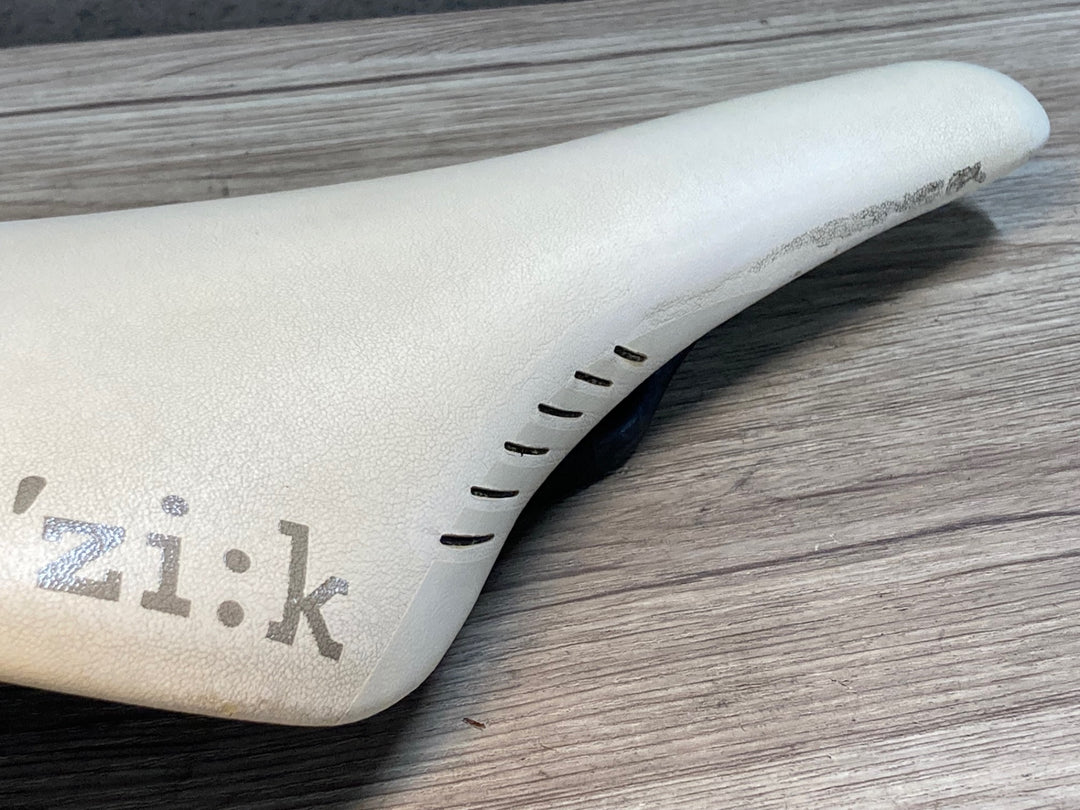 JK859 フィジーク fizik アリオネ ARIONE CX サドル 白 カーボンレール ※プレート欠品