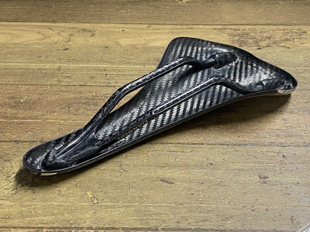 KJ237 セライタリア SELLE ITALIA C60 QUATTRO フル カーボンサドル