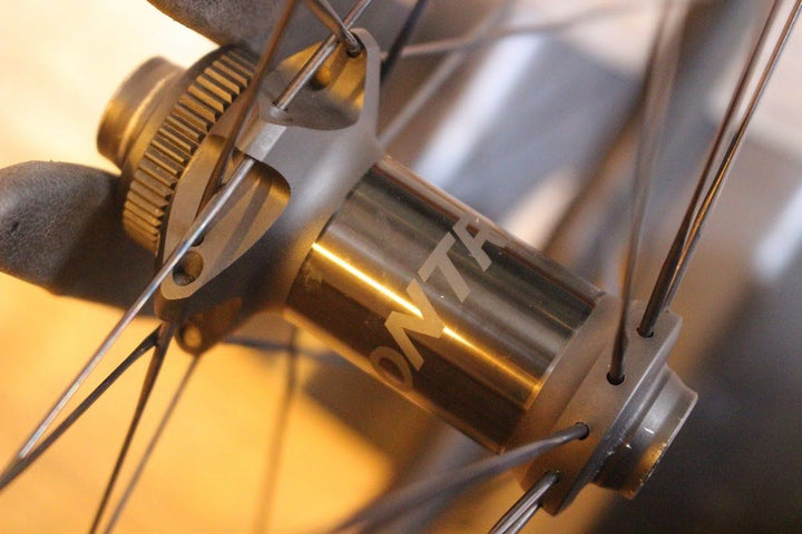 ボントレガー BONTRAGER アイオロス AEOLUS XXX2 TLR DISC カーボン チューブレス ホイールセット シマノ12S/11S 【名古屋店】