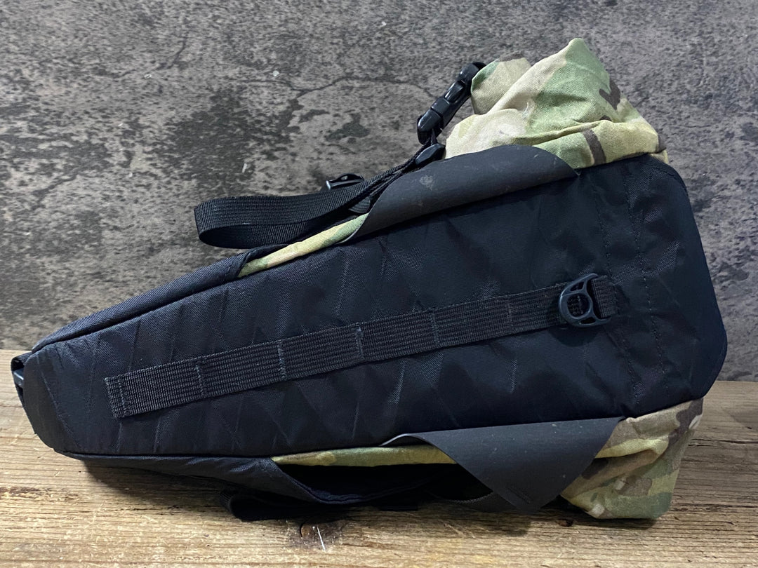 KL744 OVEJA NEGRA サドルバッグ 黒 カモフラ