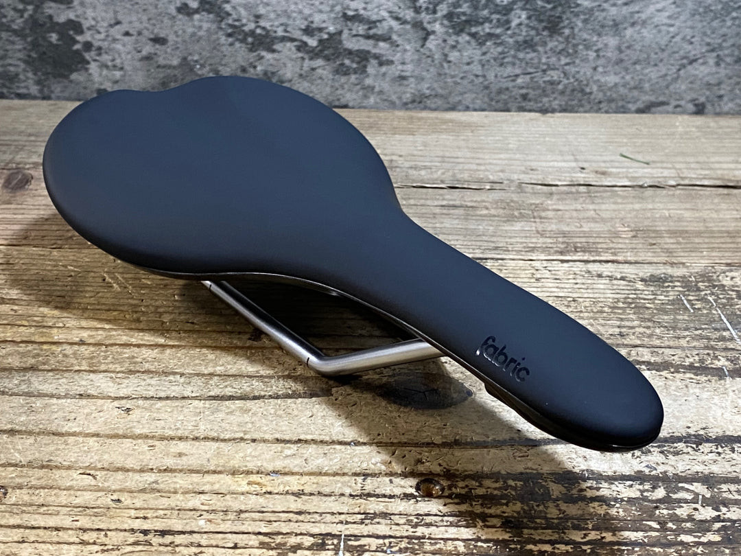 KK771 ファブリック fabric SCOOP ELITE FLAT サドル 黒 143mm