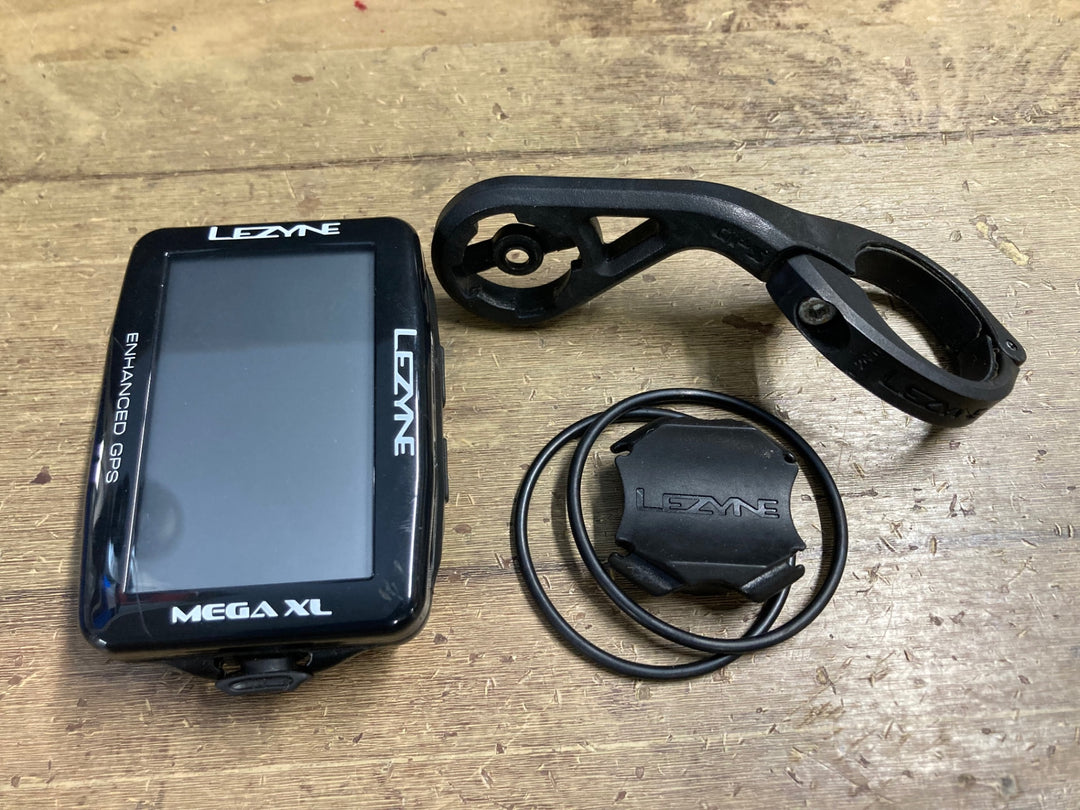 KM888 レザイン LEZYNE MEGA XL サイクルコンピューター 黒 動作確認済み