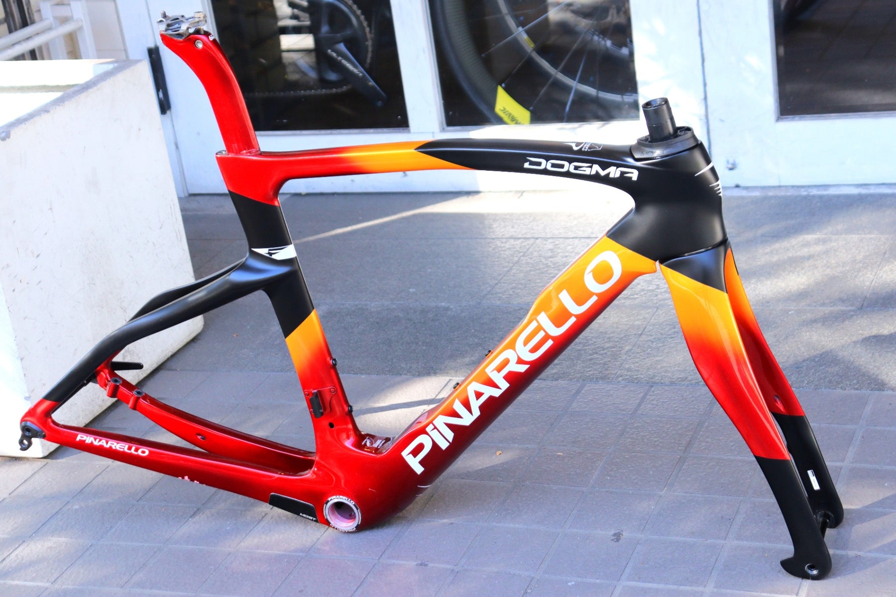 ピナレロ PINARELLO ドグマ DOGMA F DISK 2024モデル 500サイズ
