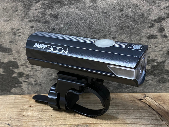 KK863 キャットアイ CATEYE AMPP300N フロントライト 点灯確認済