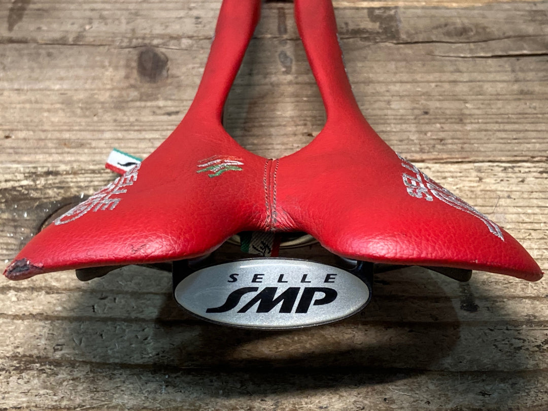 JP186 SELLE SMP forma サドル 赤 inox tube 136mm