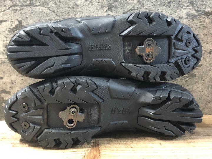 KG400 フィジーク FIZIK M6 MTB shoes ビンディングシューズ 黒 SPD EU43 ペン字あり