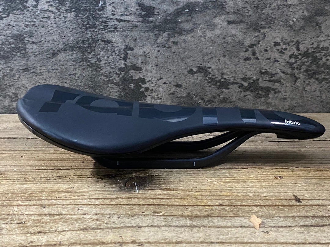 KI083 ファブリック FABRIC SCOOP FLAT PRO サドル 黒 カーボンレール