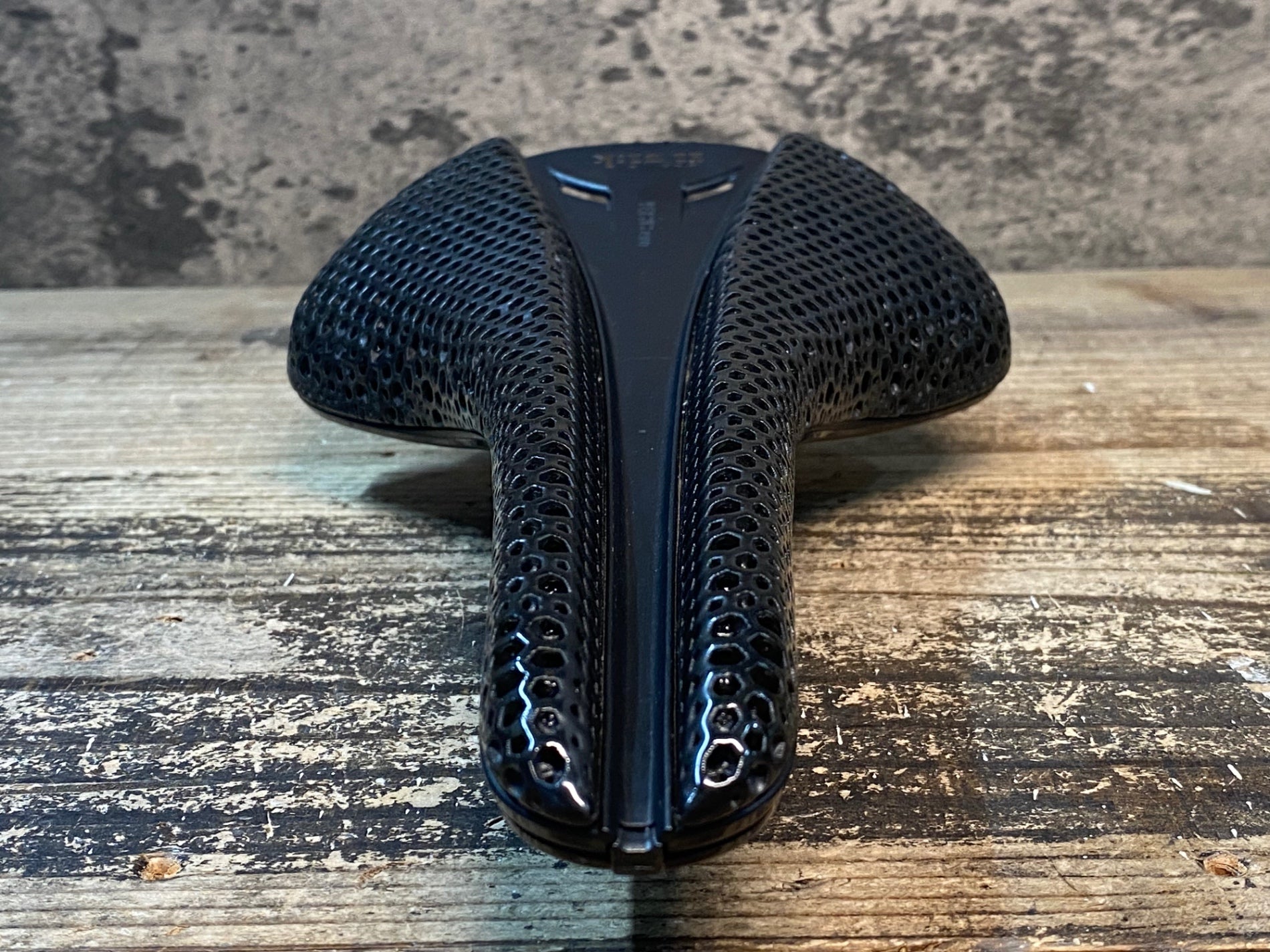 Fizikフィジーク ANTARES R1 カーボン 145mm サドル Amazon | Fizik(フィジーク) ANTARES R1 カーボンレール forカメレオン