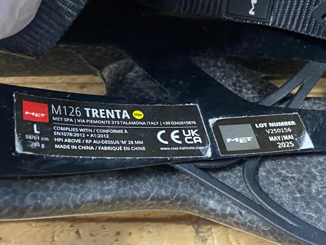 KJ714 メット MET トレンタ M126 TRENTA MIPS サイクルヘルメット L 白 2025/05製造