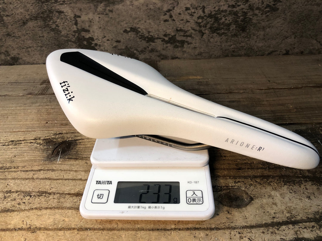 JP002 フィジーク fizik アリオネ ARIONE OPEN R3 REGULAR サドル 白 黒 131mm kiumレール
