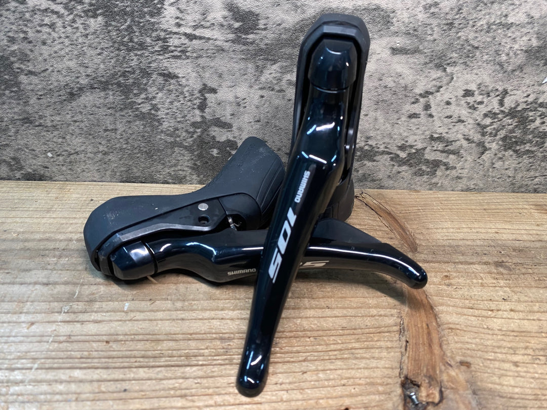 JN561 シマノ SHIMANO 105 ST-R7020 STIレバー セット 2x11S ※右レバー固定部クラックのためジャンク