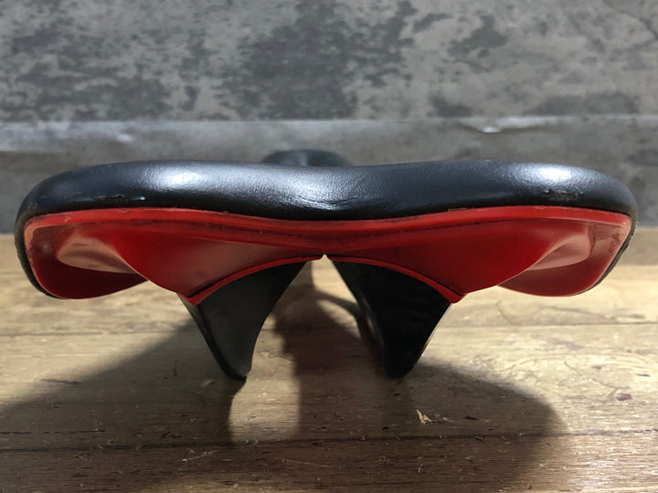 KN326 アスチュート ASTVTE SKY 3.0 サドル 黒 カーボンレール 135mm