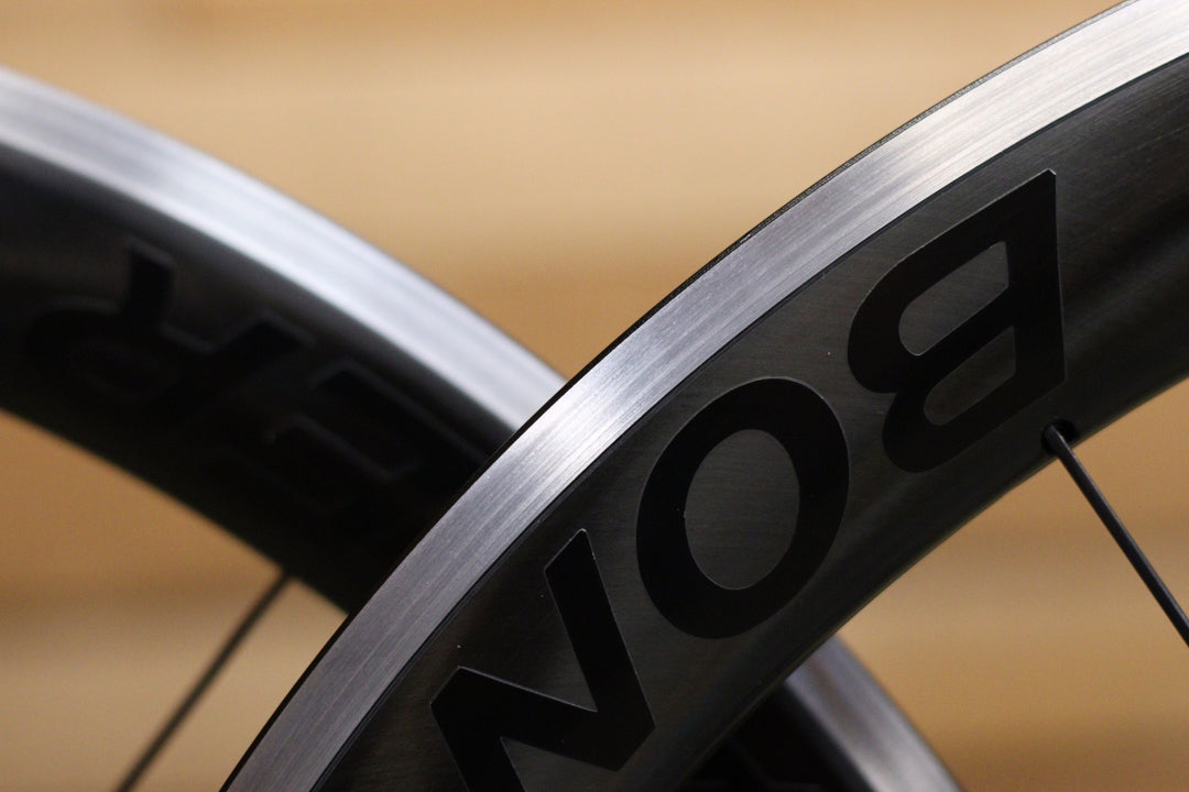 ボントレガー BONTRAGER アイオロス オーラ AEOLUS AURA 5 TLR  アルミ カーボン チューブレスレディ ホイールセット シマノ12/11S 【立川店】