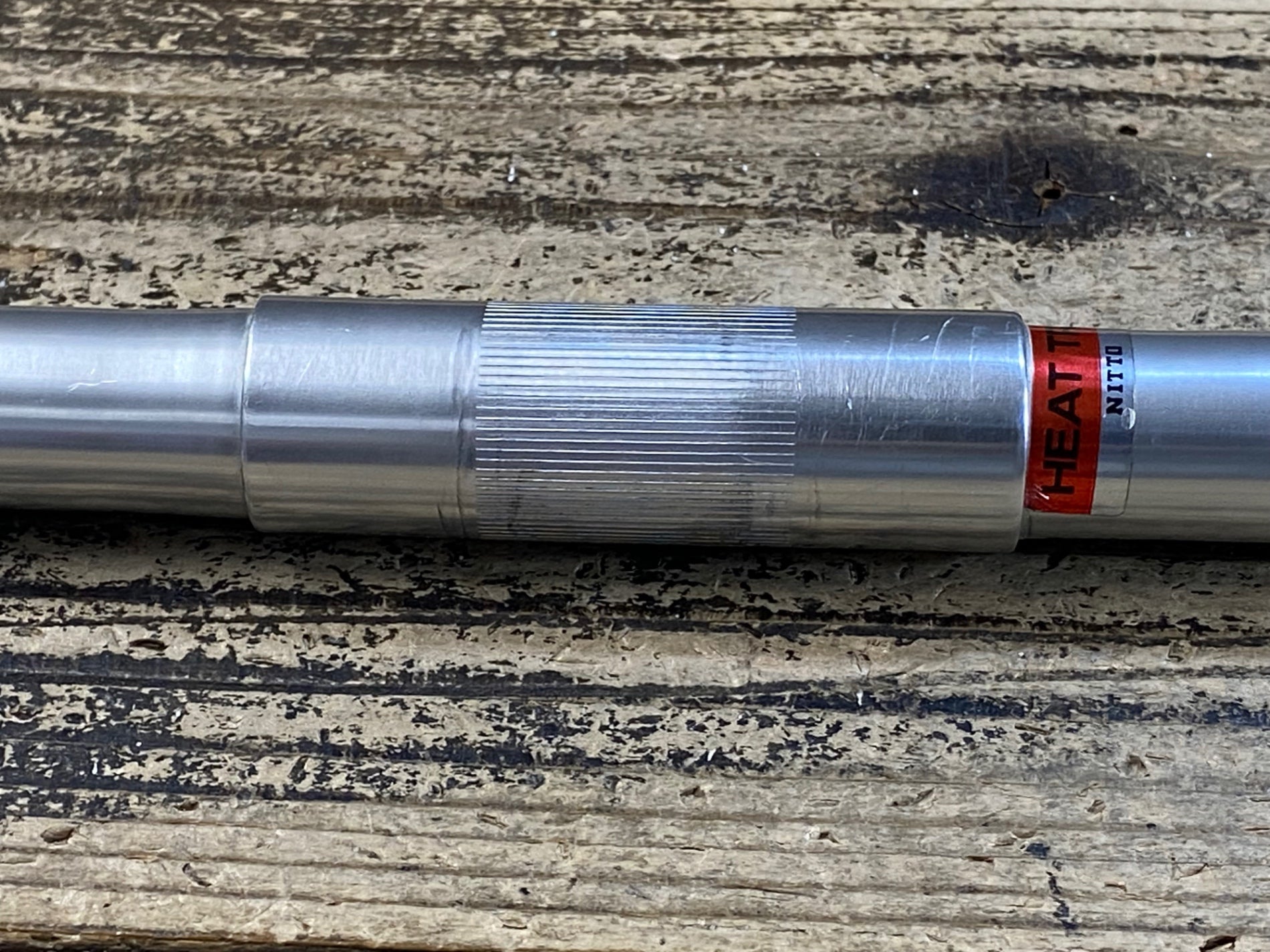 JU451 日東 NITTO B812 アルミハンドルバー フラット 610mm Φ25.4