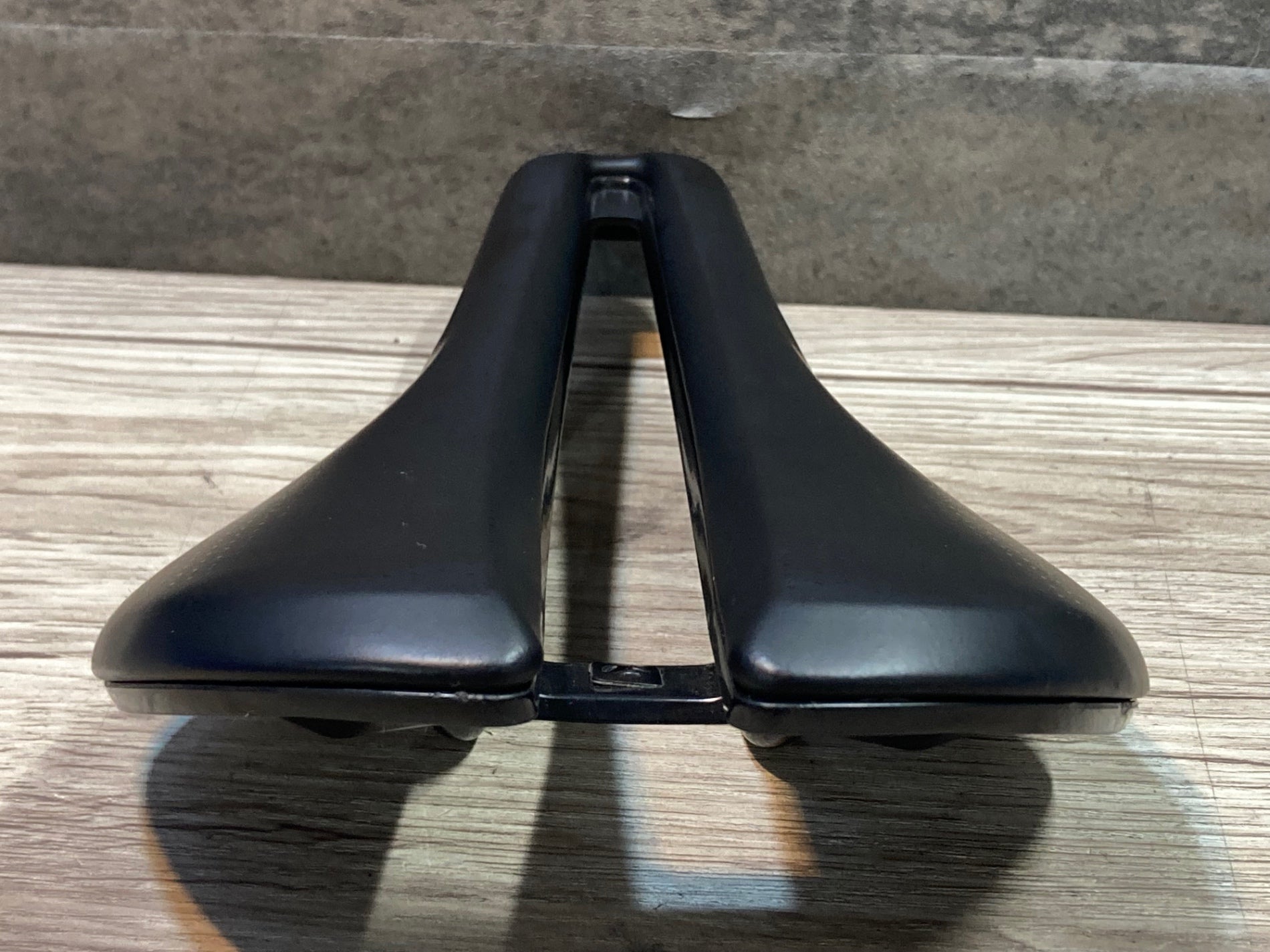 JT674 ボントレガー BONTRAGER AEOLUS COMP スチールレール サドル 黒