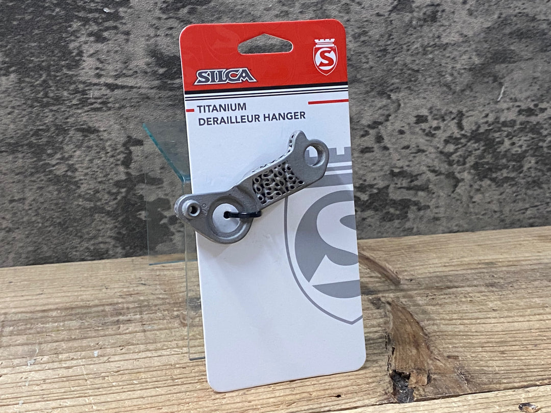 KH857 シリカ SILCA TITANIUM DERAILLEUR HANGER PINARELLO DISCロード用 チタン