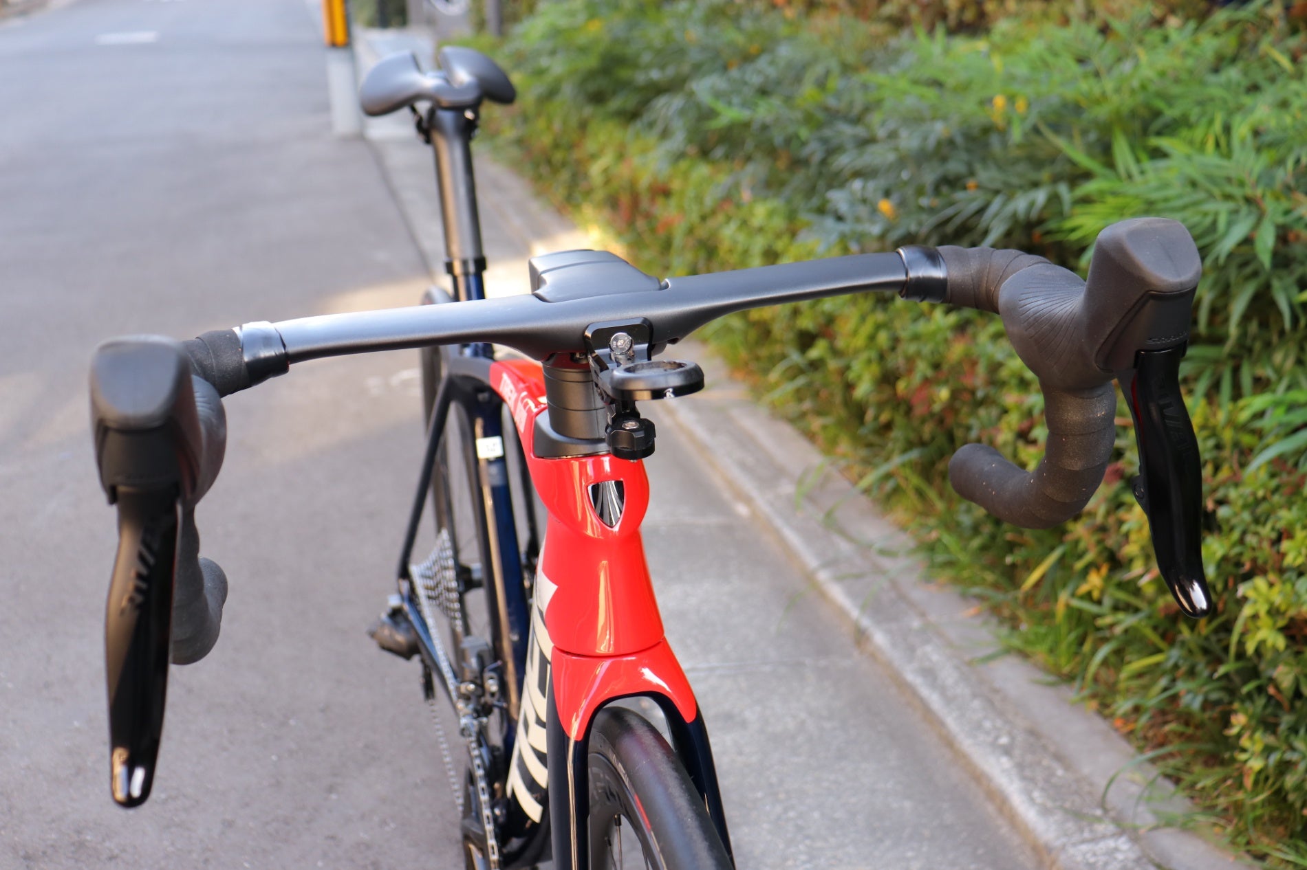 トレック TREK エモンダ EMONDA SLR 6 AXS 2023年 52サイズ SRAM Rival