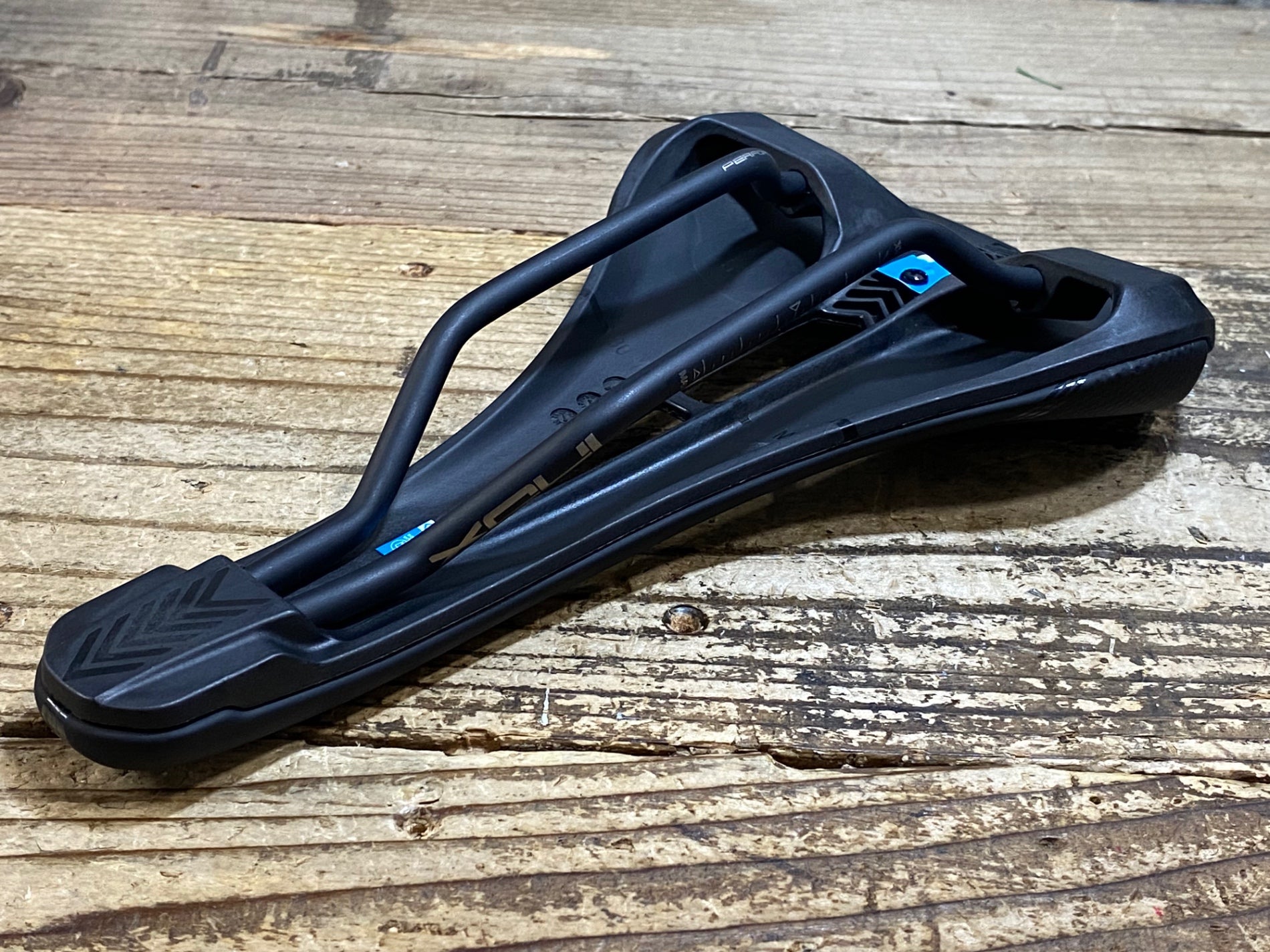 KK772 シマノ SHIMANO PRO TURNIX サドル 黒 inoxレール 142mm – BICI