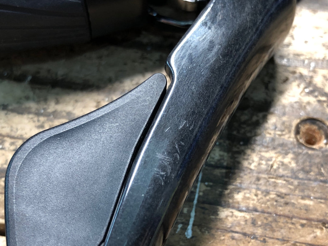 IT602 シマノ SHIMANO アルテグラ ULTEGRA ST-R8020 右 STIレバー 前期 油圧 ※固定部ひびの為ジャンク