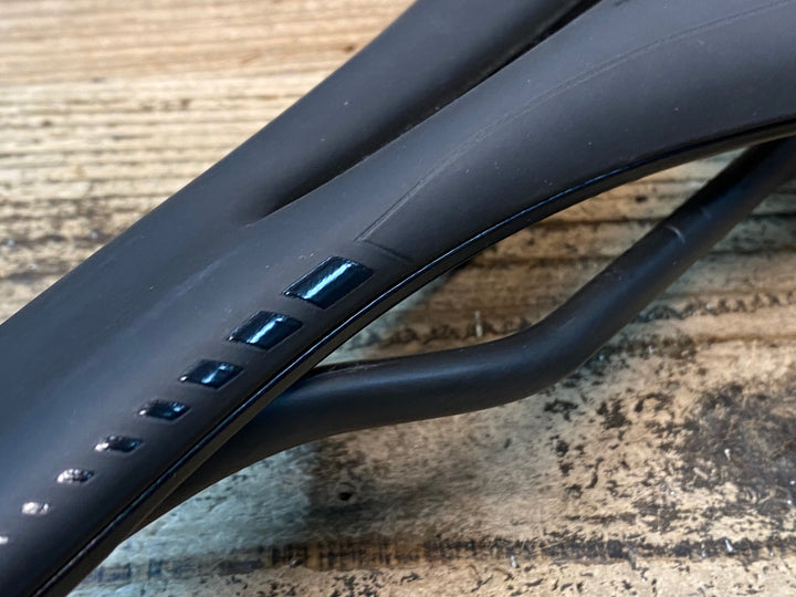 JP321 TNi スリム Slim サドル 黒 carbonレール