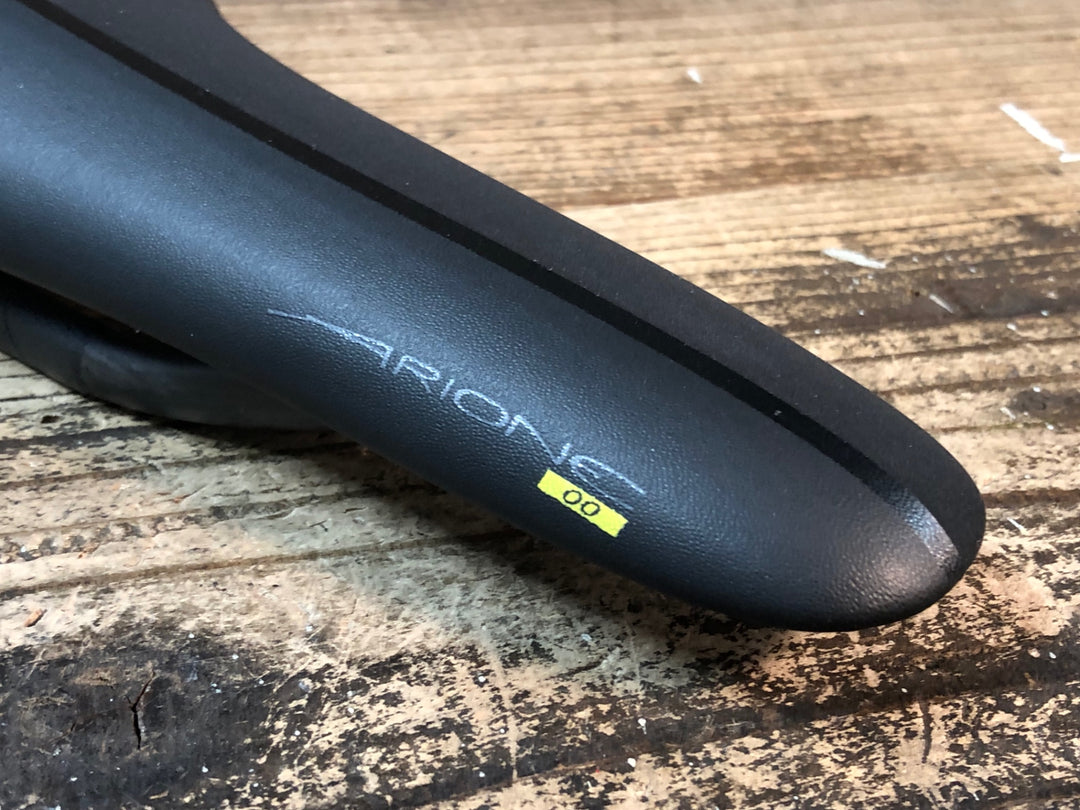JM706 フィジーク fizik ARIONE 00 サドル 黒 カーボンレール