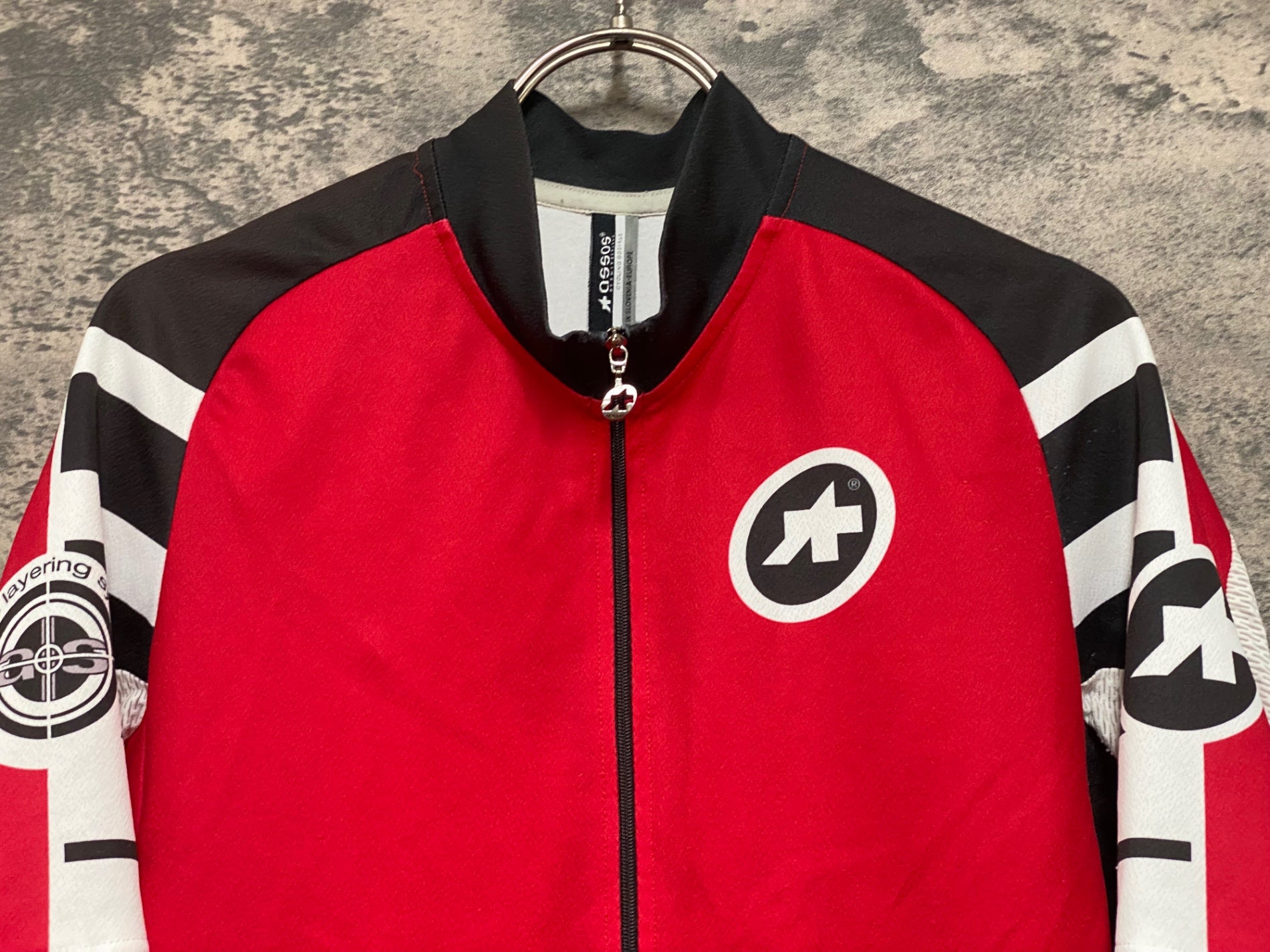 人気モデル アソス assos サイクリング SHAQ ジャケット 赤 白 人気モデル アソス assos サイクリング SHAQ ジャケット 赤 白 人気