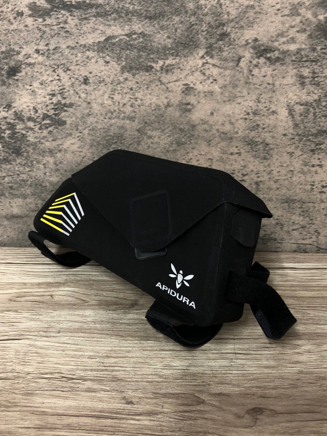 JY343 アピデュラ APIDURA RACING TOP TUBE PACK 1L トップチューブバッグ 黒