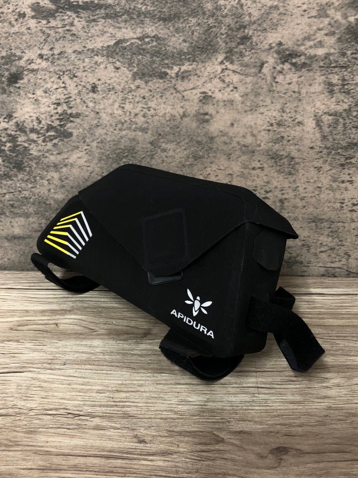 JY343 アピデュラ APIDURA RACING TOP TUBE PACK 1L トップチューブバッグ 黒