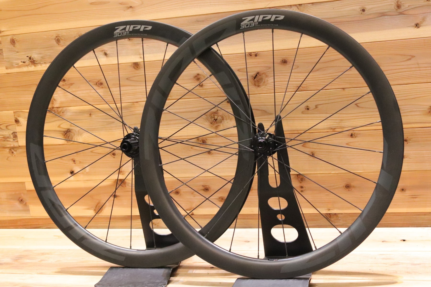 ジップ ZIPP 303S DISC シマノ 11S/12S 23㎜ フックレス カーボン