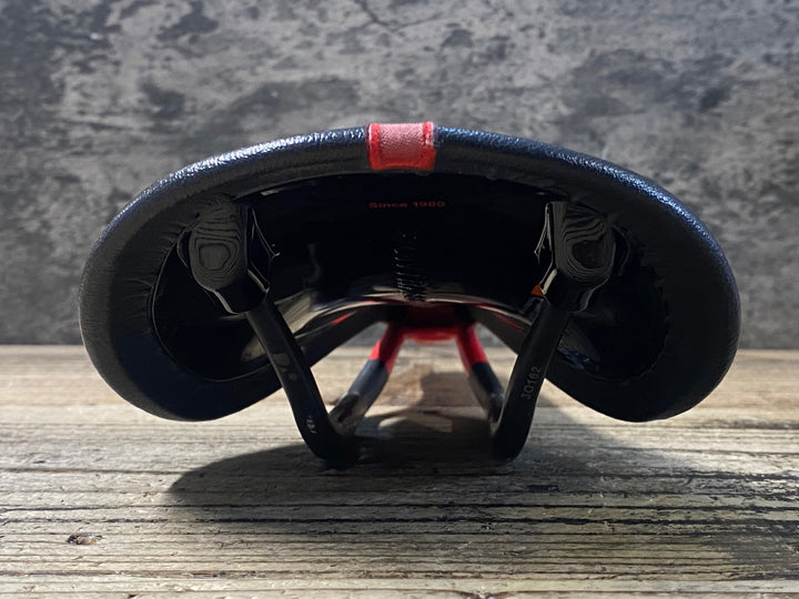 KF982 ボントレガー BONTRAGER SERANO RXL カーボンサドル 黒 carbonレール