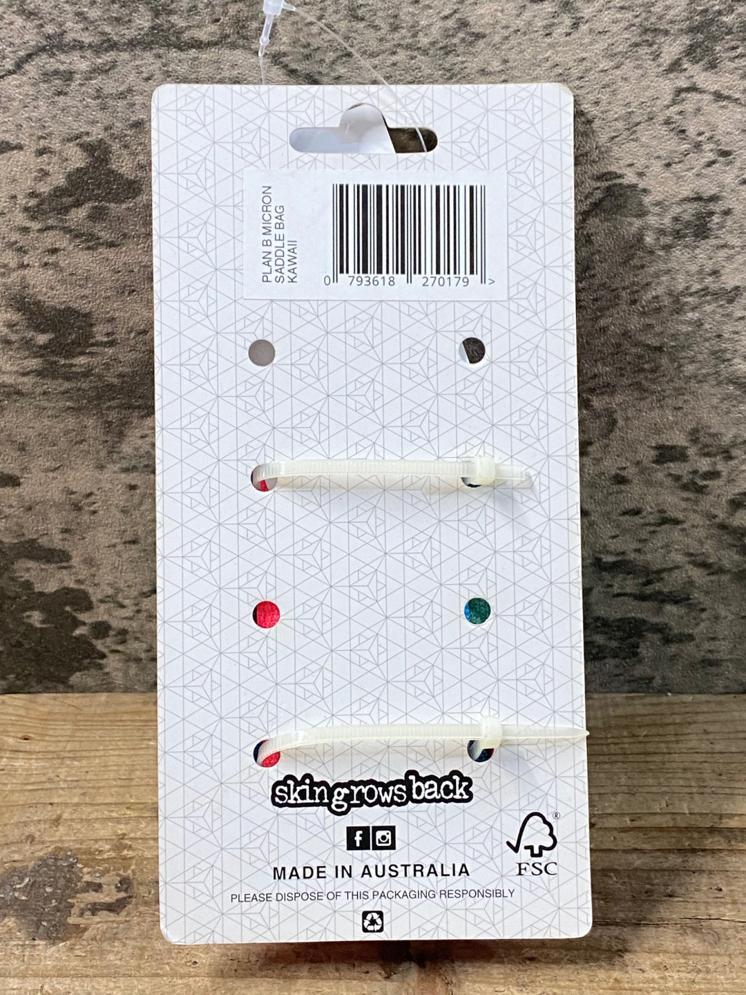 JV612 スキングローズバック skingrowsback サドルバッグ KAWAII 総柄