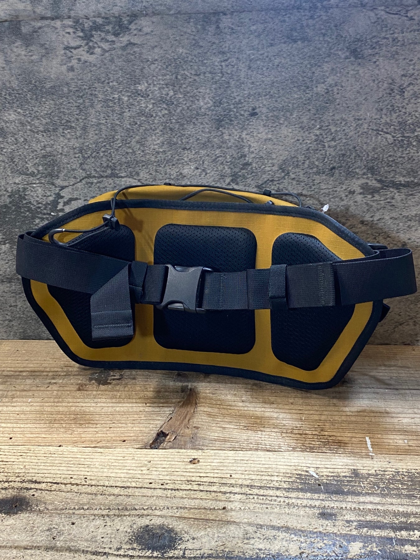 JW717 ラファ Rapha TRAIL HIP PACK ウエストポーチ オークル – BICI