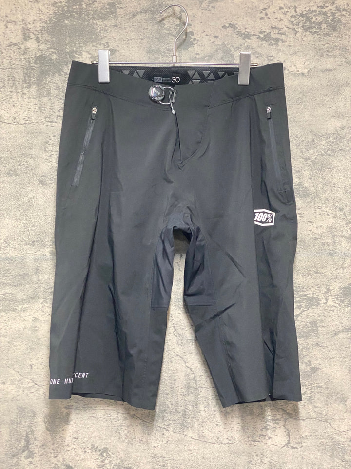 KI308 100％ Celium サイクルパンツ 黒 30