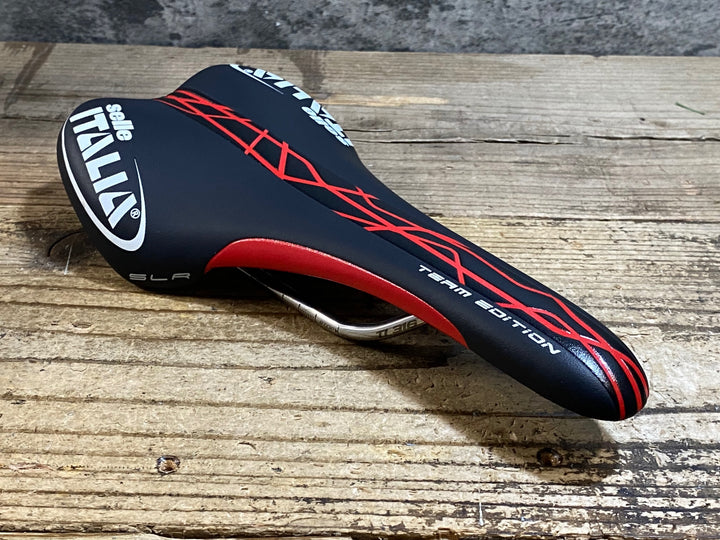 KK770 セライタリア SELLE ITALIA SLR TEAM EDITION サドル 黒赤 Ti316レール 135mm