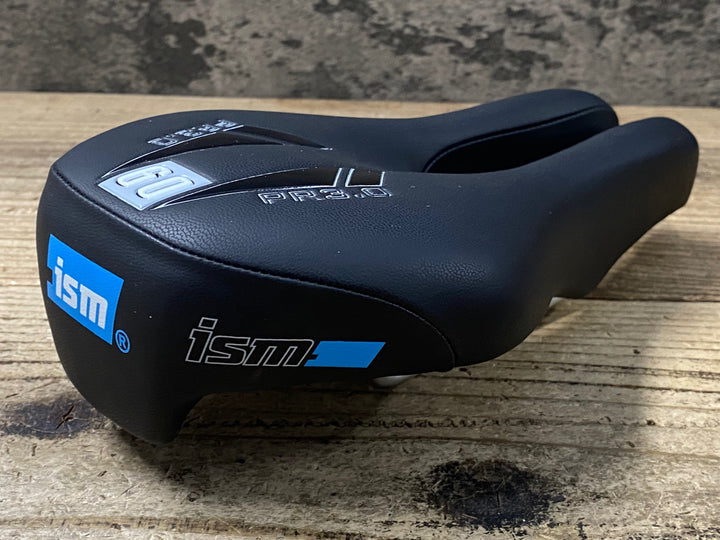 KP166 ism PR3.0 TYPHOON サドル 黒