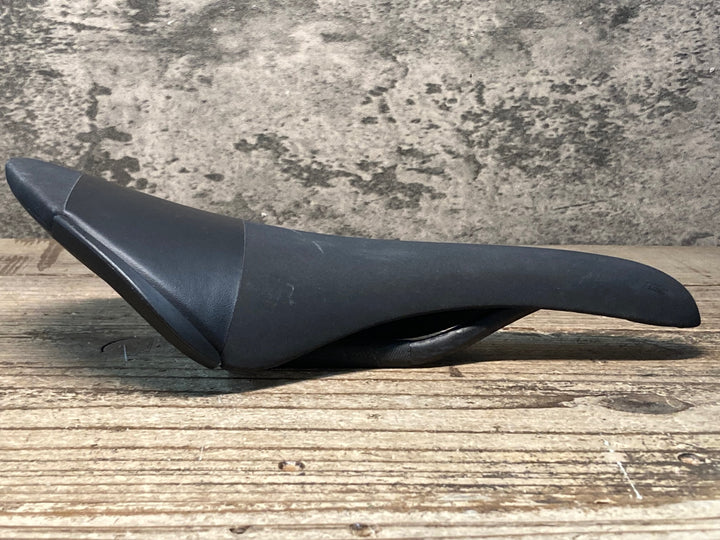 JH351 フィジーク fizik アリアンテ ALIANTE R1 レギュラー サドル 黒 カーボンレール