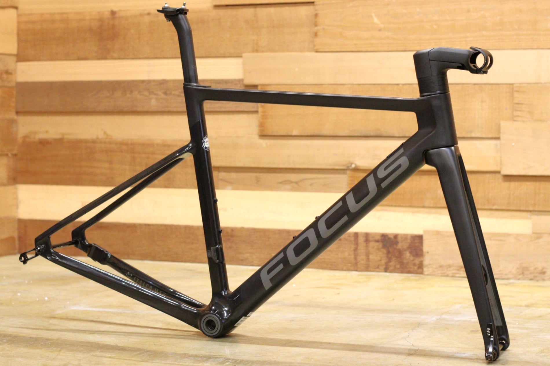 フォーカス FOCUS イザルコマックス ディスク IZALCO MAX DISC 9 2022