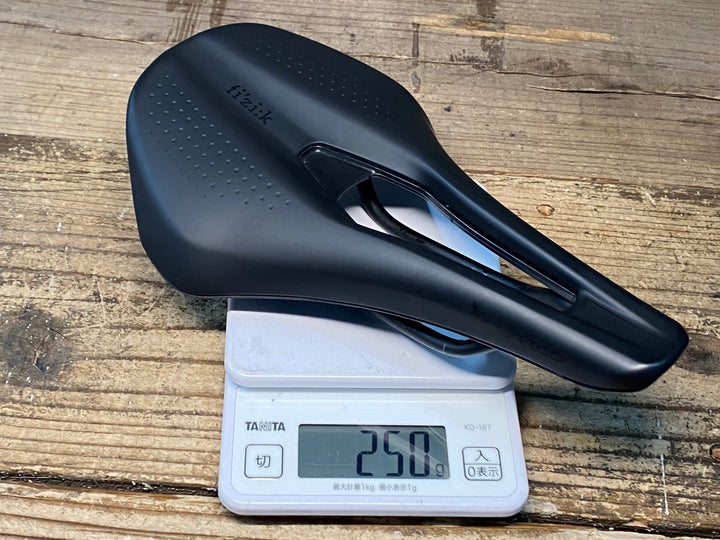JG383 フィジーク fizik TEMPO ARGO R5 サドル 黒 150mm
