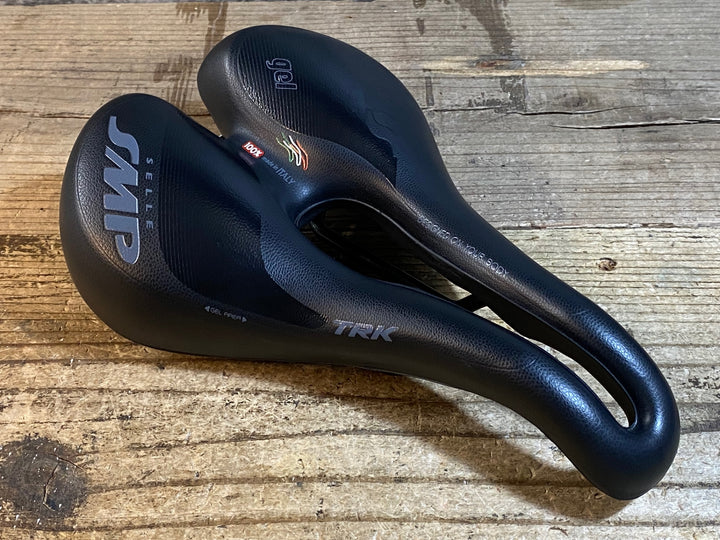 KB006 SELLE SMP TRK サドル 黒 160mm