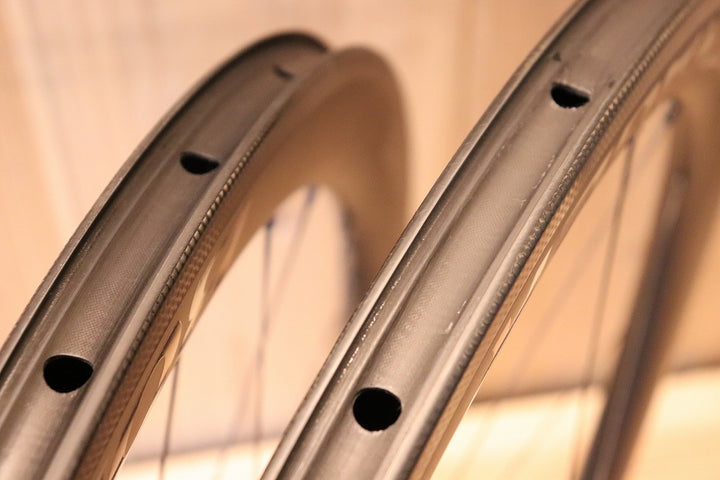 ボントレガー BONTRAGER アイオロス AEOLUS PRO 5 カーボン チューブレスレディ ホイールセット シマノ 11S/12S 【芦屋店】