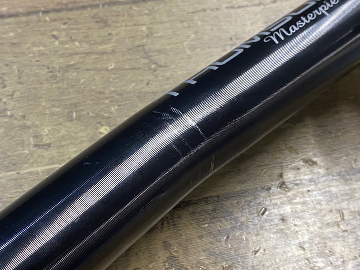 JU819 トムソン THOMSON マスターピース Masterpiece アルミ シートポスト Φ27.2 330mm 16㎜オフセット 黒